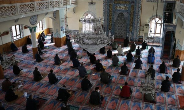 Diyanet İşleri Başkanlığı: Camilerde Kovid-19 tedbirlerine en üst seviyede uyuluyor