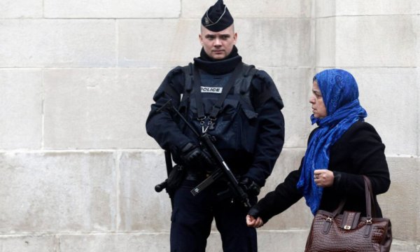 Fransa'daki 'İslamcı Ayrımcılıkla Mücadele' yasa tasarısı ne içeriyor? 