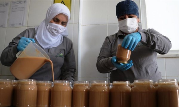 Salça satan kadın iki işletme sahibi oldu