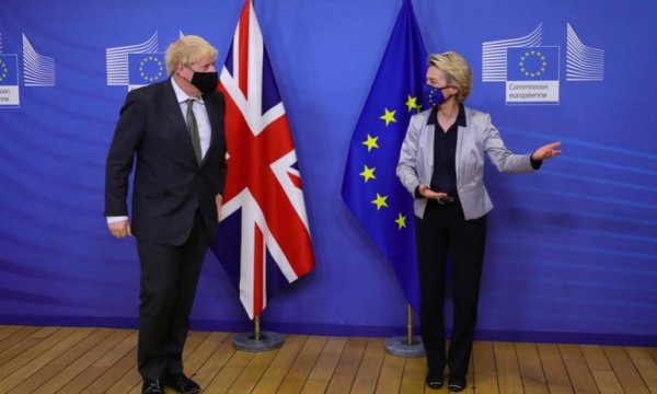 Taraflar Brexit müzakerelerine devam kararı verdi