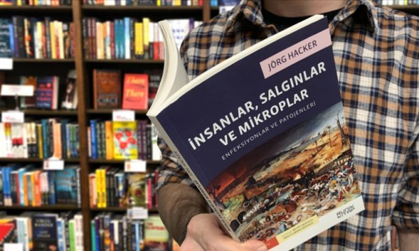 Alman mikrobiyolog yazardan 'mikroplar dünyasına' farklı bakış