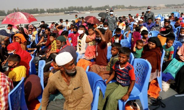 Bangladeş Rohingya Müslümanlarını bir adaya gönderiyor