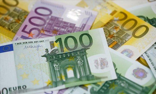 Euro 20 Kasım'dan bu yana ilk kez 9 liranın altına geriledi