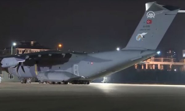 Vuhan'dan tahliye edilen Türkiye Vatandaşlar Ankara'ya indi