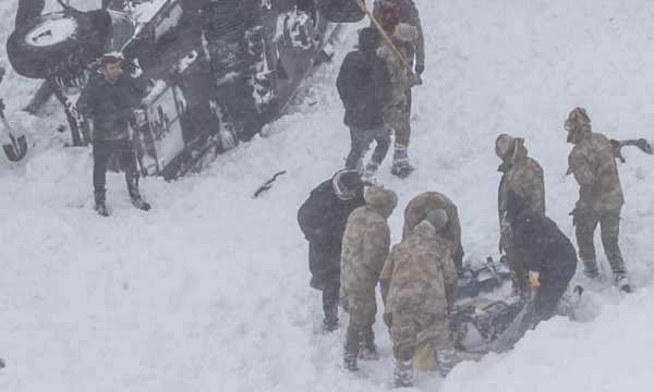 Çığ felaketinde ölü sayısı 39'a yükseldi