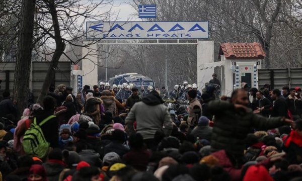 Yunanistan'dan acil 'düzensiz göçmen' toplantısı çağrısı