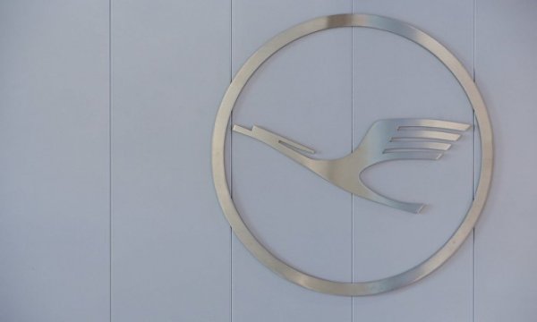 Lufthansa, koronavirüse karşı uçuş kapasitesini yüzde 50'ye kadar azaltıyor