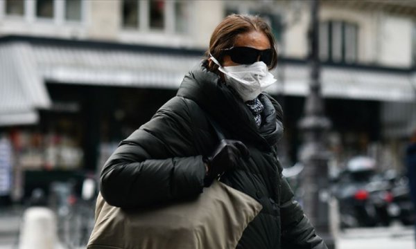 Fransa'da koronavirüs nedeniyle tüm okullar kapatılıyor
