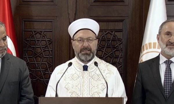 Diyanet: Cami ve mescitlerde cemaatle namaza ara verilecek