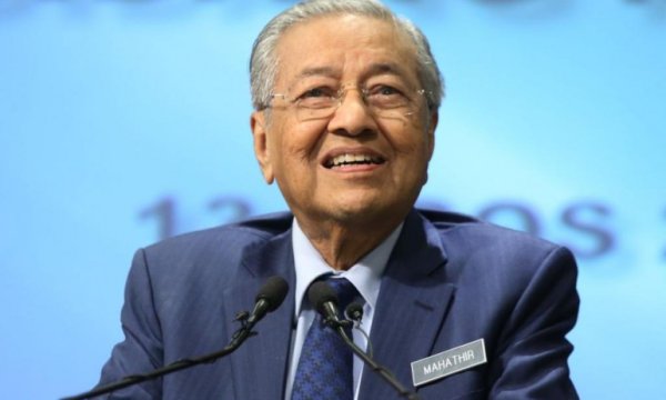 Dr. Mahathir Muhammed Korona şüphesiyle ev karantinasında