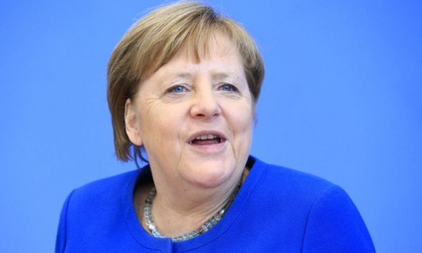 Merkel, Kovid-19'a karşı alınan kurallara uyulması çağrısında bulundu