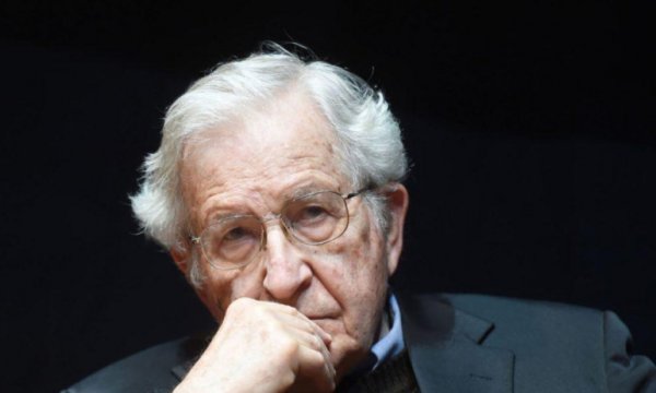 Chomsky: Koronavirüsün iyi yanı, belki de insanları "Nasıl bir dünya" düşüncesine itecek