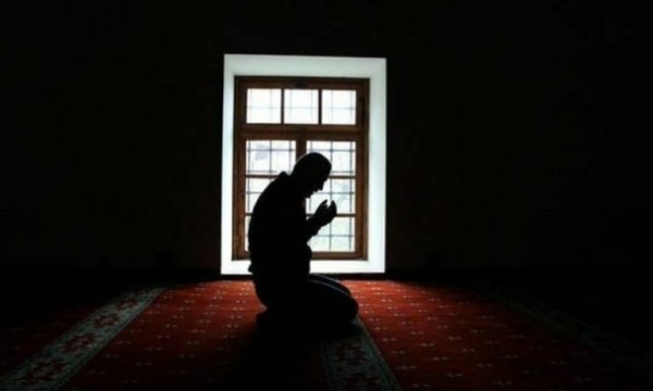 Bu gece Ramazan ayının müjdecisi Berat Kandili