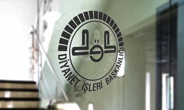 DİB: Cemaatle kılınan namazlara televizyon ve internetten uymak caiz değil