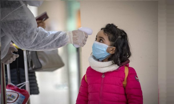 Dünya genelinde Kovid-19 bulaşan kişi sayısı 1 milyon 700 bini geçti