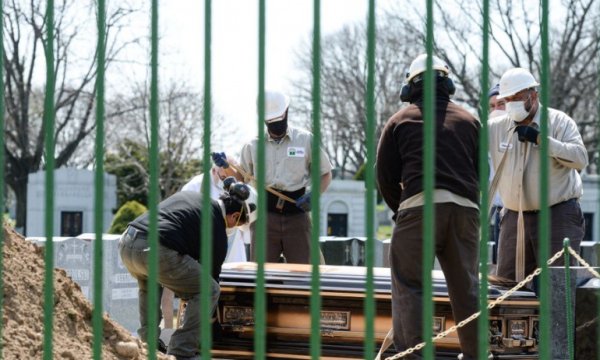 Dünya genelinde Kovid-19 nedeniyle ölenlerin sayısı 160 bini aştı