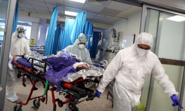 İran'da yeni tip koronavirüs kaynaklı can kaybı 4585'e yükseldi