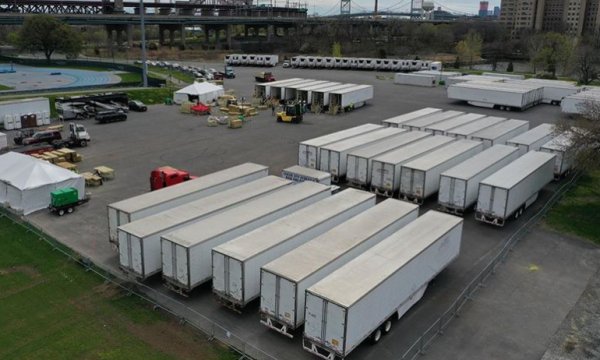 New York'ta, Kovid-19 salgınında kullanılacak mobil morglar hazır 