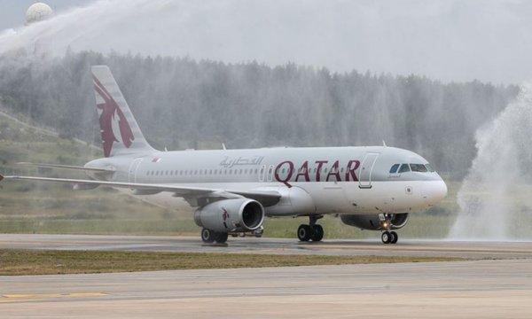 Katar'dan Kovid-19'la mücadele eden sağlık çalışanlarına 100 bin uçak bileti