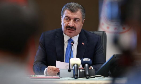 Sağlık Bakanı Koca: Tedbirlere uyarsak yeni vaka sayımız yakında günde 1000’den daha az olacak