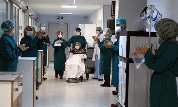 Türkiye'de Kovid-19'dan iyileşen hasta sayısı 114 bin 990'a ulaştı