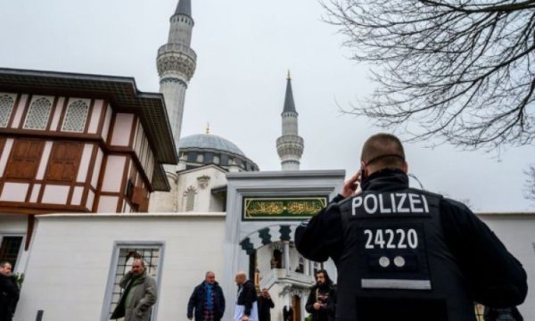 Almanya'daki bazı camilerde güvenlik önlemleri artırıldı
