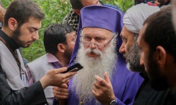 Gürcü Başpiskopos Kur’an Ayetleriyle Müslümanların Ramazan Bayramını Kutladı