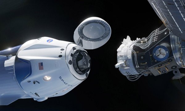 SpaceX firmasına ait uzay mekiği Uluslararası Uzay Üssü'ne ulaştı