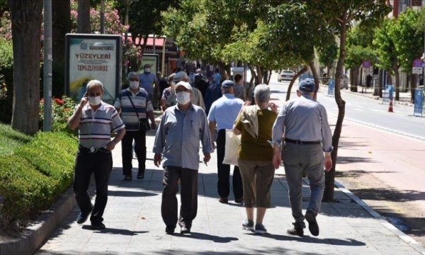 Türkiye'nin koronavirüsle mücadelesinde son 24 saatte yaşananlar 
