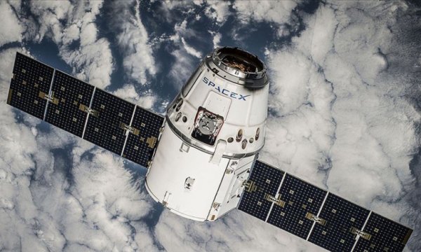 SpaceX 60 internet uydusunu uzaya fırlattı