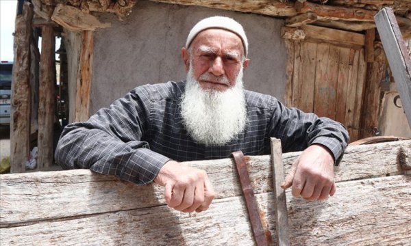 Abdurrahman dedenin 'on iki parmağında on iki marifet'