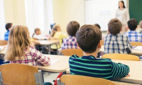 'Türkiye'de eğitim sistemi eğitmek yerine öğütüyor'