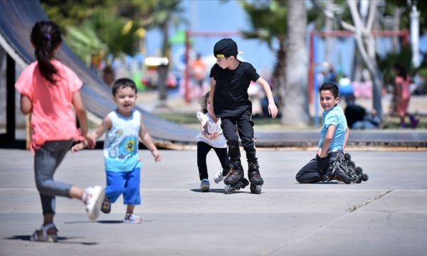 'Çocukları güneş çarpmasından koruyun' uyarısı