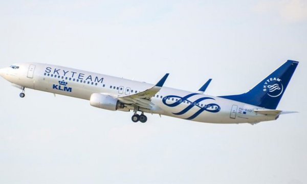 Hollanda ulusal hava yolu şirketi KLM 5 bin kişiyi işten çıkarmaya hazırlanıyor