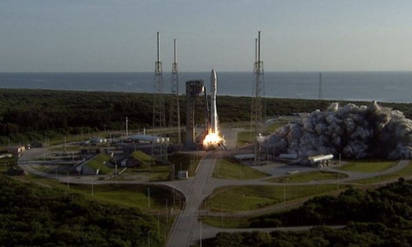 NASA'nın 'Rover' uzay mekiği Mars yolculuğuna başladı