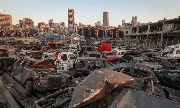 Lübnan'ın can damarı Beyrut Limanı enkaz altında