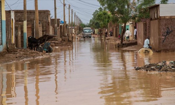 Sudan'ın başkenti Hartum'da şiddetli yağış: 70 bin ev zarar gördü