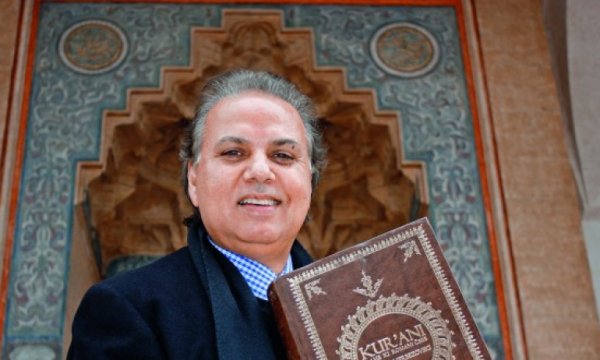 Kur’an'ı "Romence" ye çeviren Bosnalı sanatçı çingene 