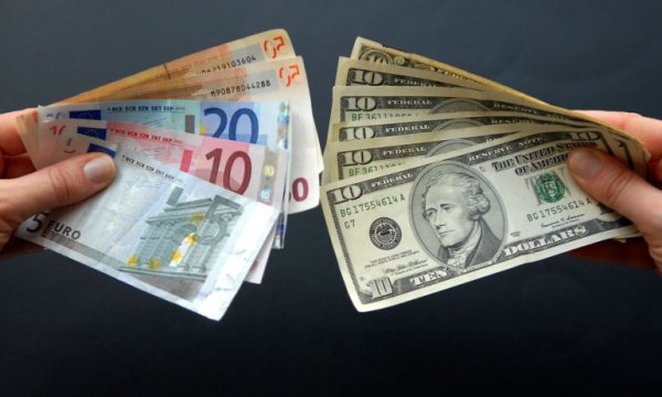 Dolar 7.77'yi, euro 9.03'ü geçti