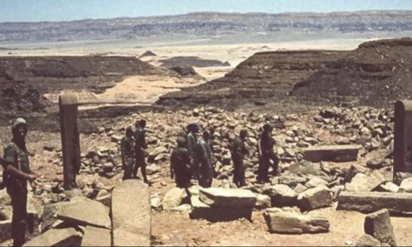 İsrail Mısır'a ait tarihi eserleri çaldı