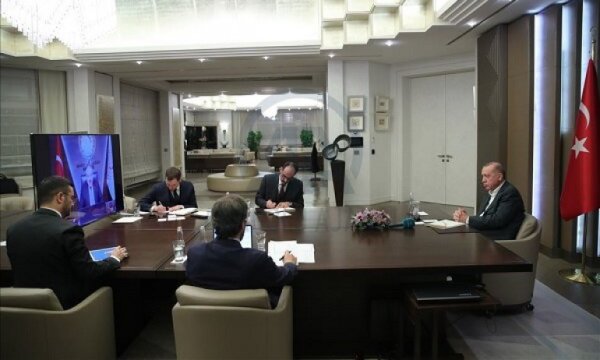 Ankara dış politikada revizyon işaretleri veriyor