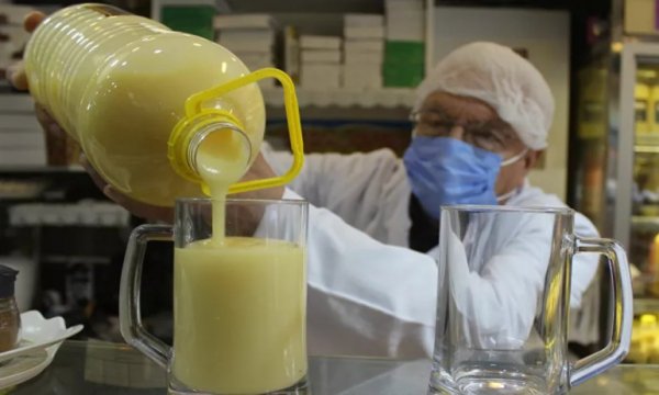 Seyyar satıcılıkla başladı, şimdi dünyaya satıyor
