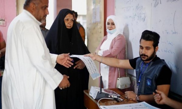 Irak’ta seçmenler oy kullanmaya başladı