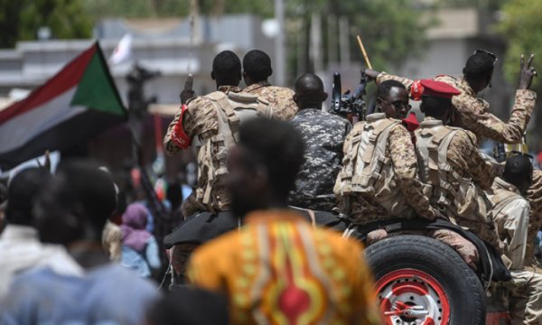 Sudan'da 'geçici' olarak ilan edilen askeri yönetim kalıcı mı oluyor?