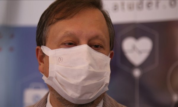 Gençlere, 'Salgında bize bir şey olmaz psikolojisinden kurtulun' çağrısı