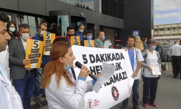 Hekimlerden 5 dakikada muayene eylemi