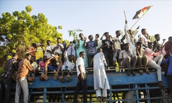 Sudan'da protestoculara polis müdahalesi
