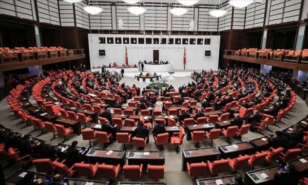 3 parti evet dedi! Suriye-Irak tezkeresi geçti