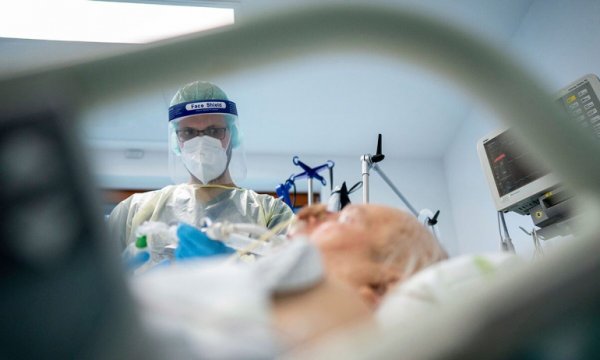 215 kişi daha hayatını kaybetti, 23 bin 852 yeni vaka tespit edildi
