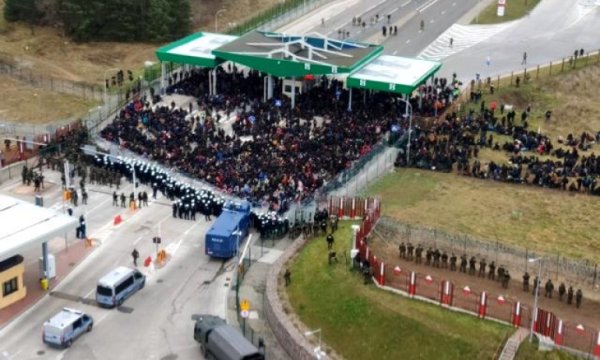 Belarus'ta 3 bin 500 göçmen Polonya sınırında toplandı